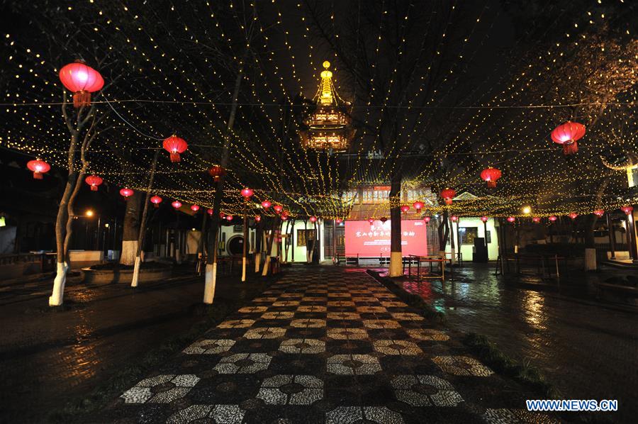 #CHINA-JIANGSU-HANSHAN TEMPLE-LANTERNS (CN)