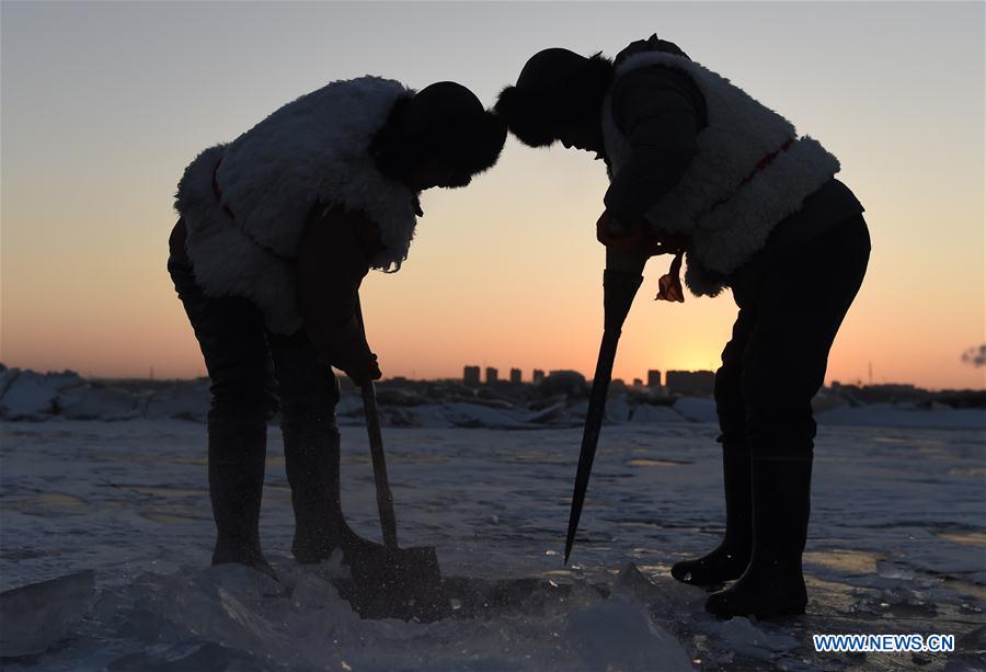 CHINA-LIAONING-WINTER FISHING (CN)