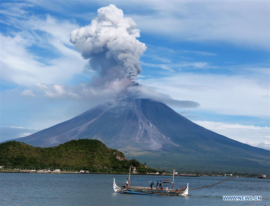 PHILIPPINES-ALBAY-VOLCANO-ERUPTION