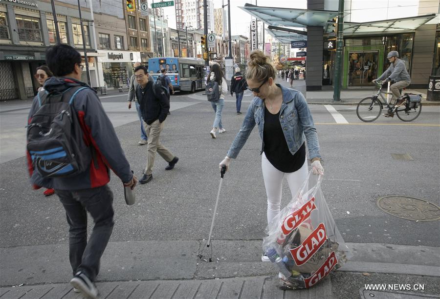 CANADA-VANCOUVER-NEIGHBOURHOOD CLEANUP PARTY