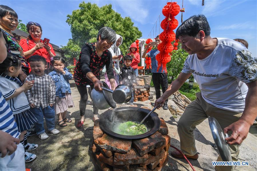 CHINA-HANGZHOU-BEGINNING OF SUMMER-CUSTOM (CN)