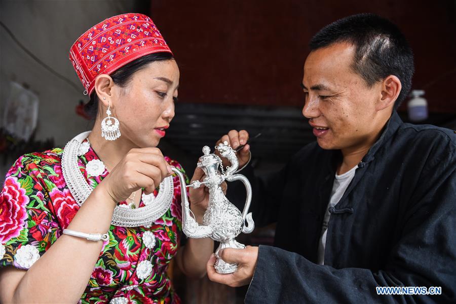 CHINA-GUIZHOU-KAILI-SILVERSMITH (CN)