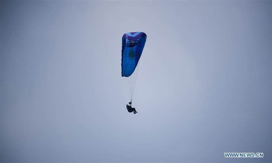 (SP)INDONESIA-PALEMBANG-ASIAN GAMES-PARAGLIDING