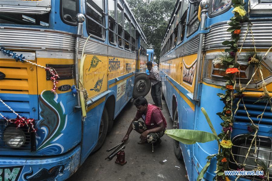 INDIA-KOLKATA-TRANSPORT-BUS