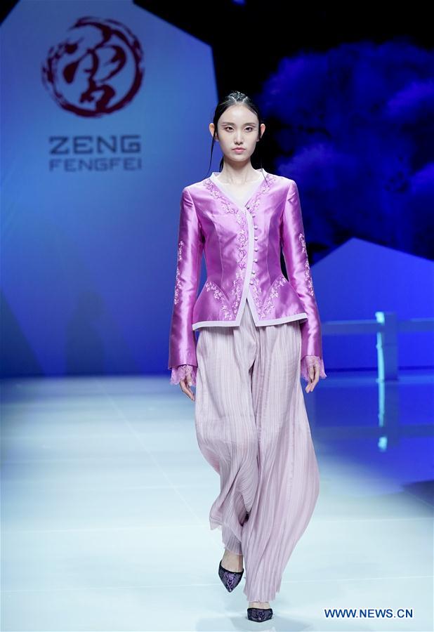 CHINA-BEIJING-FASHION WEEK (CN)