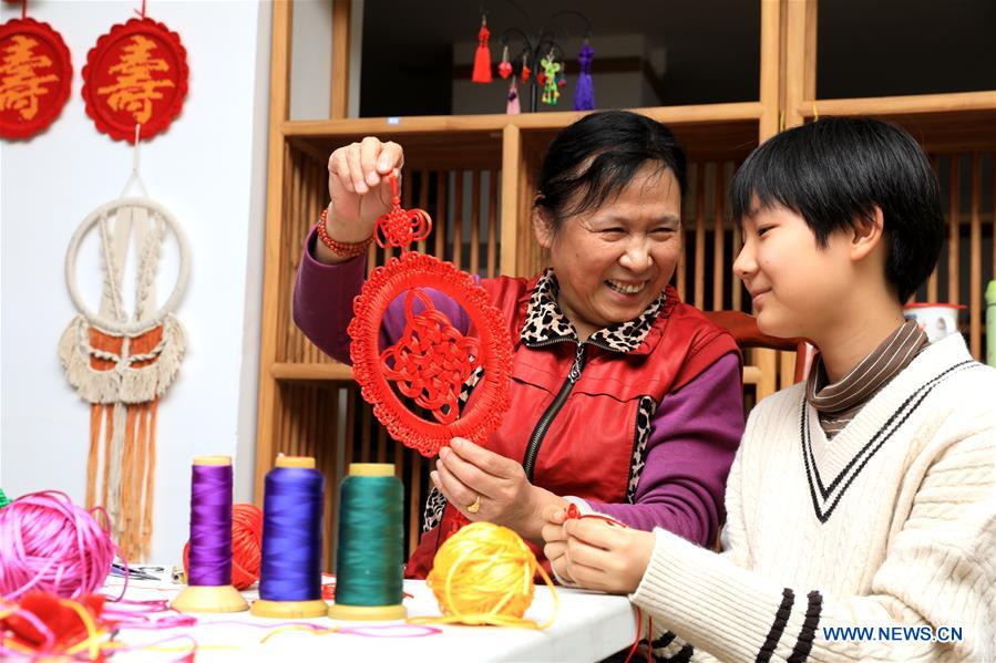 CHINA-HEBEI-SHIJIAZHUANG-KNOTTING-CRAFTSMANSHIP(CN)