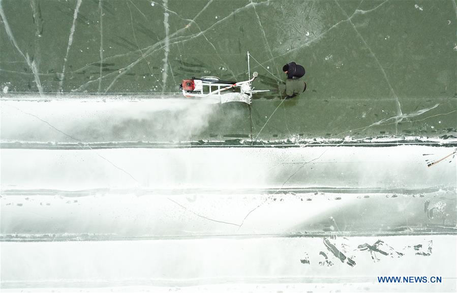 CHINA-HARBIN-ICE COLLECTING (CN)