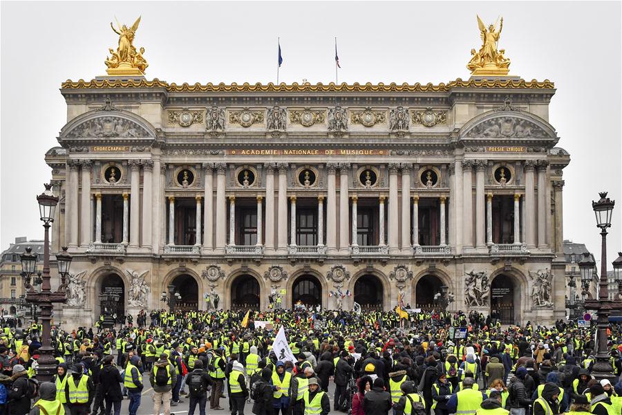 Xinhua Headlines: "Yellow vest" movement points to a troubled France