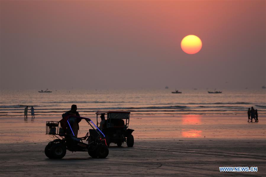 PAKISTAN-KARACHI-DAILY LIFE-BEACH