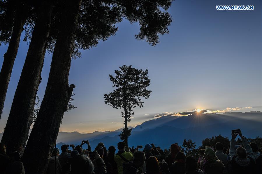 CHINA-ALI MOUNTAIN-SUNRISE(CN)