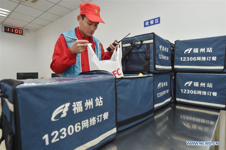 Xinhua Headlines: From nobody to somebody, China's deliverymen work hard for better life