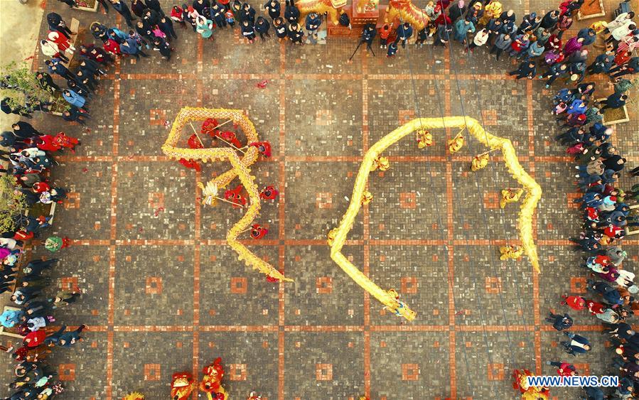 #CHINA-LANTERN FESTIVAL-DRAGON DANCE (CN)