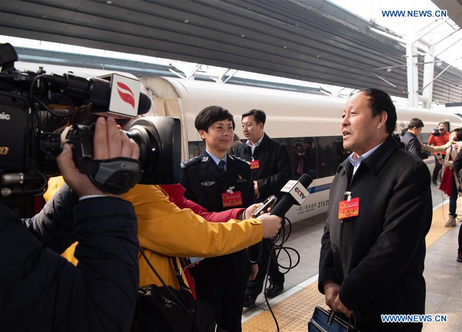 (TWO SESSIONS)CHINA-BEIJING-NPC-DEPUTIES-ARRIVAL (CN)