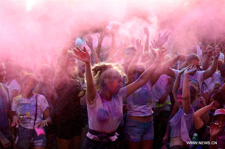 (SP)MYANMAR-YANGON-COLOUR FESTIVAL