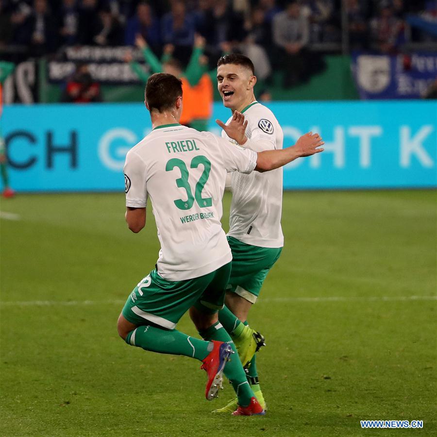 (SP)GERMANY-GELSENKIRCHEN-SOCCER-GERMAN CUP-QUARTERFINAL-SCHALKE 04 VS WERDER BREMEN