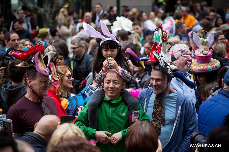 U.S.-NEW YORK-EASTER PARADE-BONNET FESTIVAL