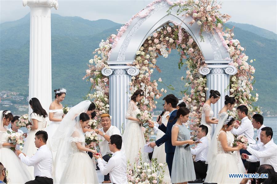 #CHINA-HAINAN-LINGSHUI-GROUP WEDDING (CN)