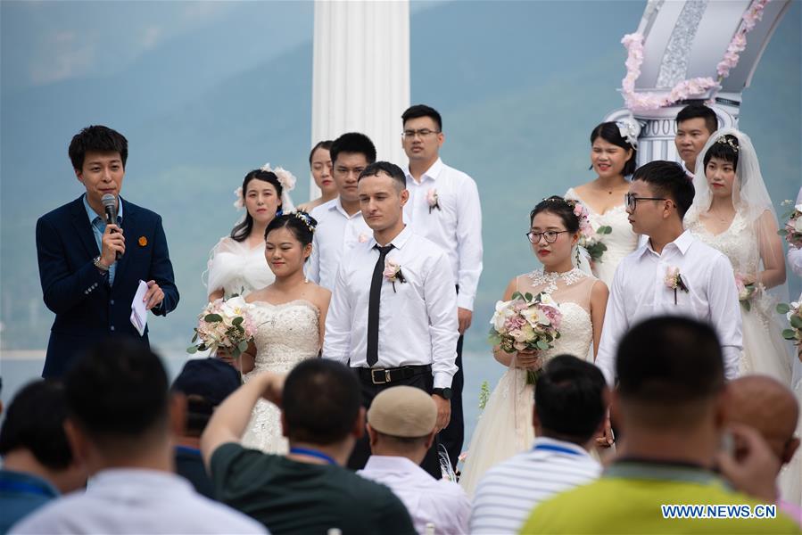 #CHINA-HAINAN-LINGSHUI-GROUP WEDDING (CN)