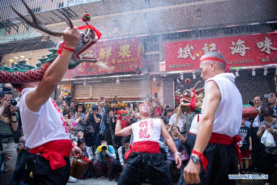 CHINA-MACAO-BIRTH OF BUDDHA-DRUNKEN DRAGON DANCE (CN)