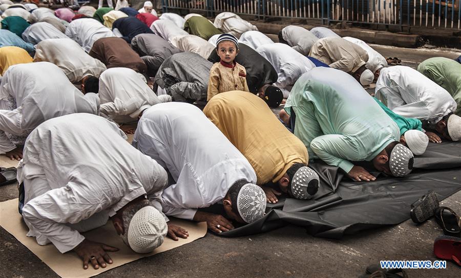 INDIA-KOLKATA-EID AL-FITR-CELEBRATION