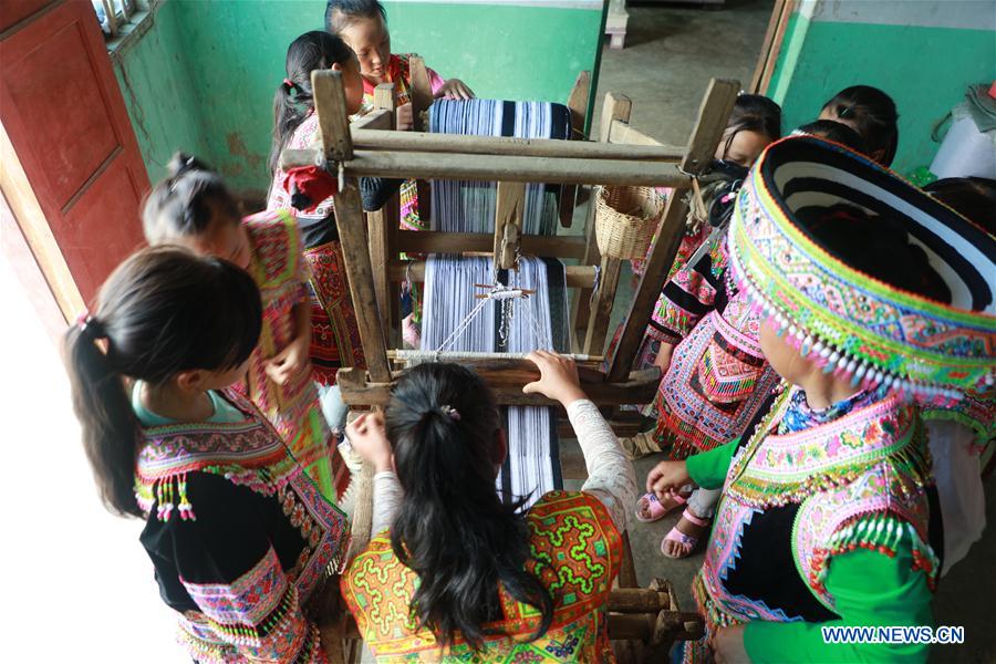 #CHINA-GUIZHOU-BIJIE-CLOTH WEAVING (CN)