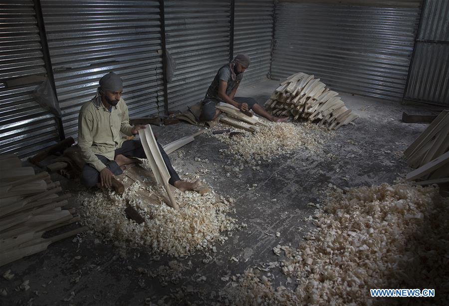 KASHMIR-SRINAGAR-CRICKET BAT INDUSTRY