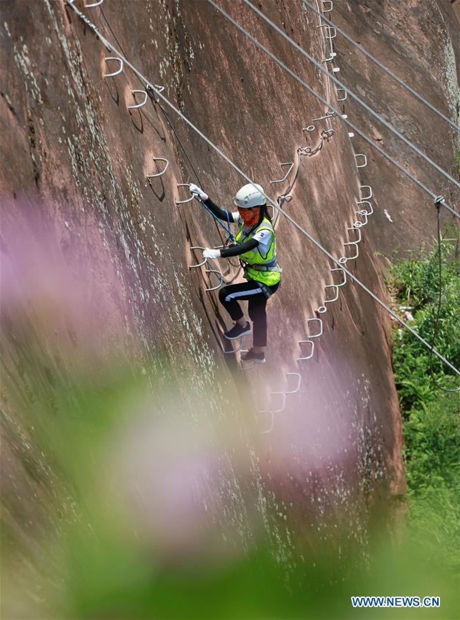 CHINA-HUNAN-OUTDOOR PARK-SAFETY CHECK (CN)