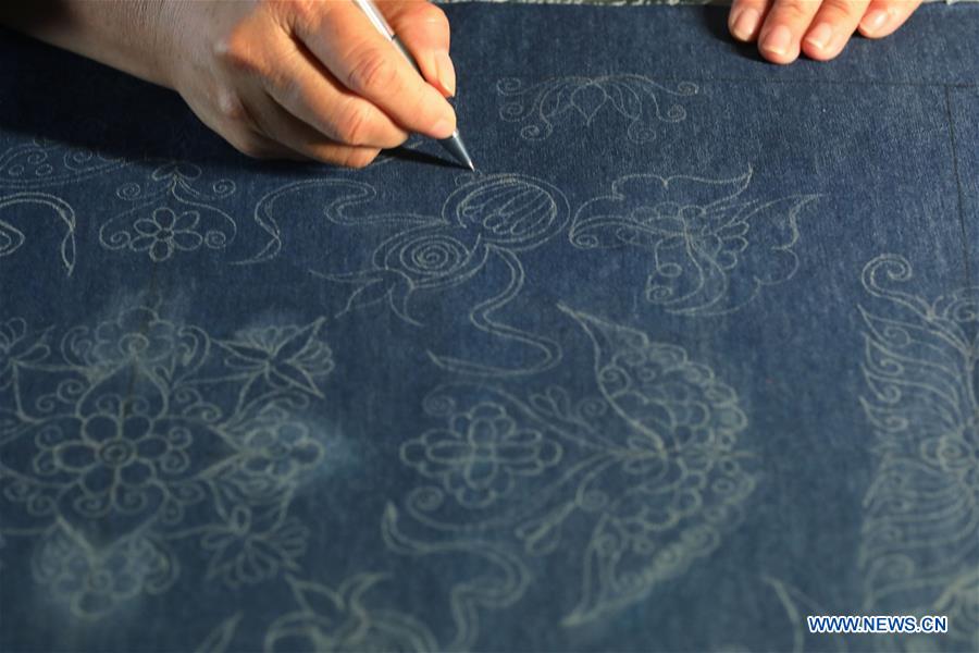 CHINA-GUIZHOU-TRADITIONAL CRAFT-HORSE TAIL EMBROIDERY (CN)