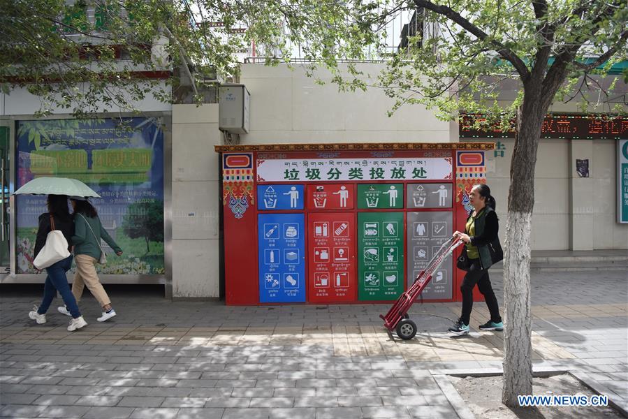 CHINA-TIBET-LHASA-GARBAGE SORTING (CN)