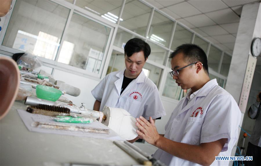 CHINA-JIANGXI-PROSTHESIS-TECHNICIAN (CN)