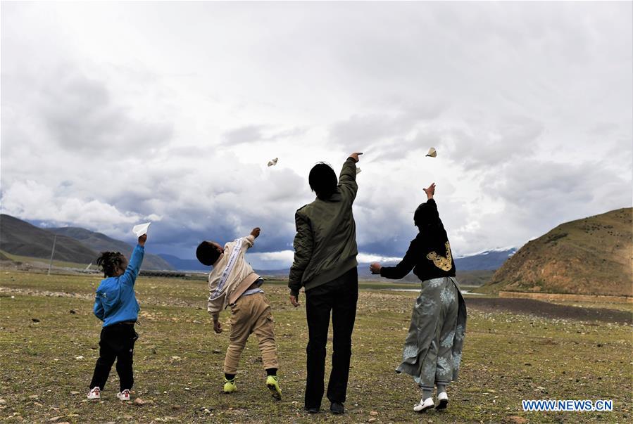 (InTibet)CHINA-TIBET-FEMALE PILOT (CN)