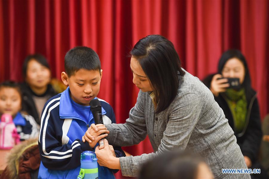 CHINA-INNER MONGOLIA-HOHHOT-VISUALLY IMPAIRED-CINEMA-POEM-VOLUNTEER (CN)