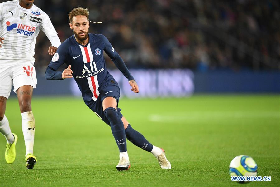 (SP)FRANCE-PARIS-FOOTBALL-LIGUE 1-PARIS SAINT GERMAIN VS AMIENS