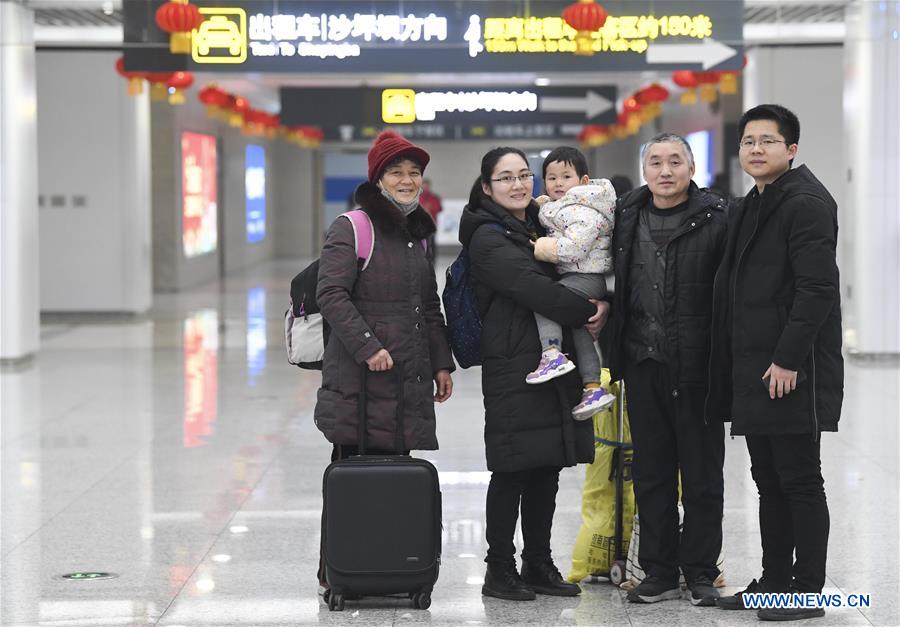 CHINA-CHONGQING-SPRING FESTIVAL-TRAVEL RUSH-FAMILY REUNION (CN)