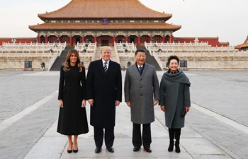 Xi, Trump visit three main halls of Forbidden City