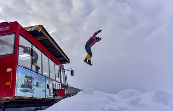 Highlights of ice and snow festival in Xinjiang