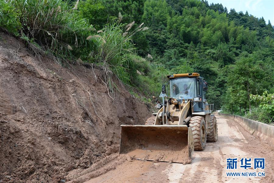 （防汛抗洪·圖文互動）（1）修路通水忙重建 補種搶收復生產(chǎn)——湘西山洪后恢復生產(chǎn)生活見聞