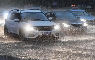 強降雨來襲 廣東多地暴雨預警