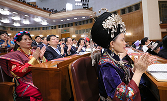 十三屆全國人大一次會(huì)議在北京閉幕