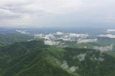 “十萬大山”秋色美